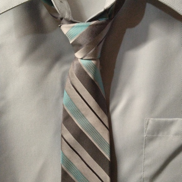 Gray Van Heusen fitted dress shirt ,size 16 32/33 including Michael Strahan tie - Picture 4 of 8